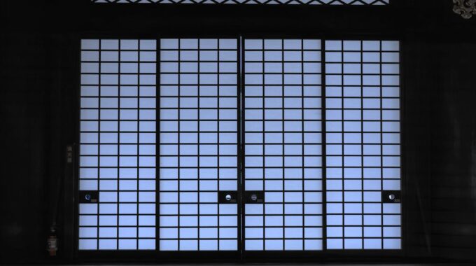 Przegrody świetlne z aerogelu do mieszkań: mobilne ścianki, które wyciszają, ocieplają i doświetlają strefy (DIY + Smart Home)