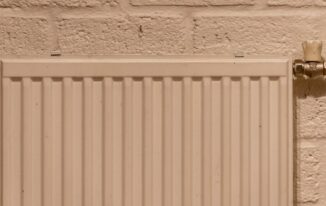 Glina, kapilary i PCM: ściany, które chłodzą latem i grzeją zimą – bez klimatyzatora