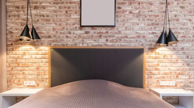 Chłodzące ściany z gliny: kapilarne panele z PCM na 24 V do mieszkań bez klimatyzacji